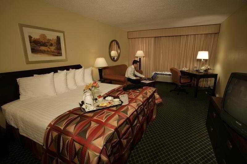 Hotel 31 Houston Near The Galleria Room photo
